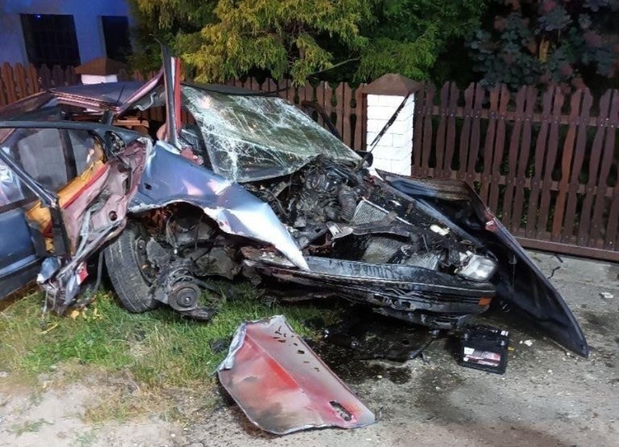 Małopolska: Dramatyczny wypadek na drodze pod Tarnowem. Nie żyje jedna osoba, kierowca był pijany