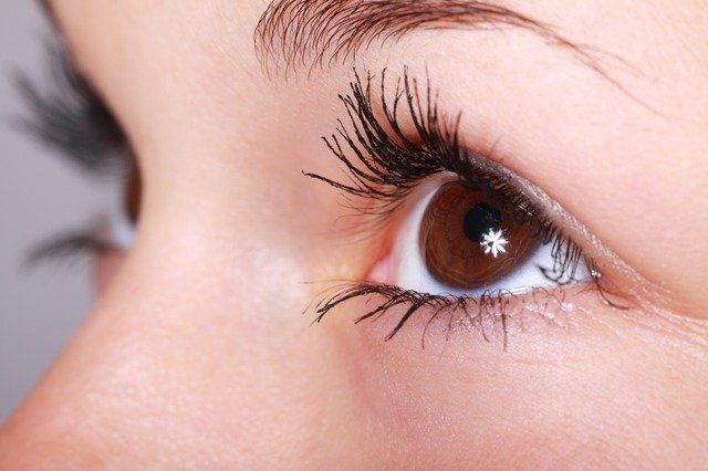 Wytrzeszcz oka – czym jest spowodowany?