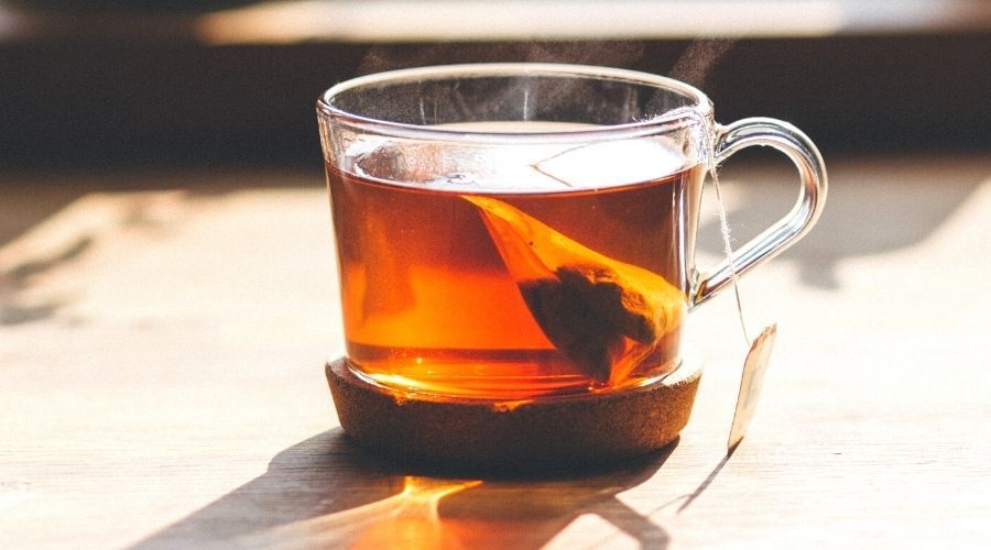 Czy herbata zawiera kofeinę?