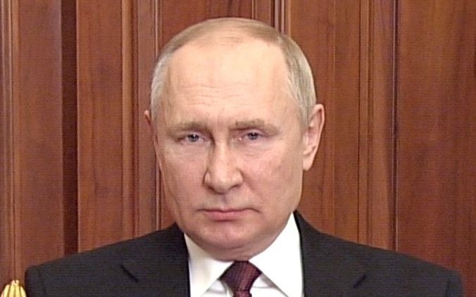 Jak podaje bliski Kremlowi portal "Meduza", Władimir Putin ma rozważać powrót do stołu negocjacyjnego z Ukrainą.