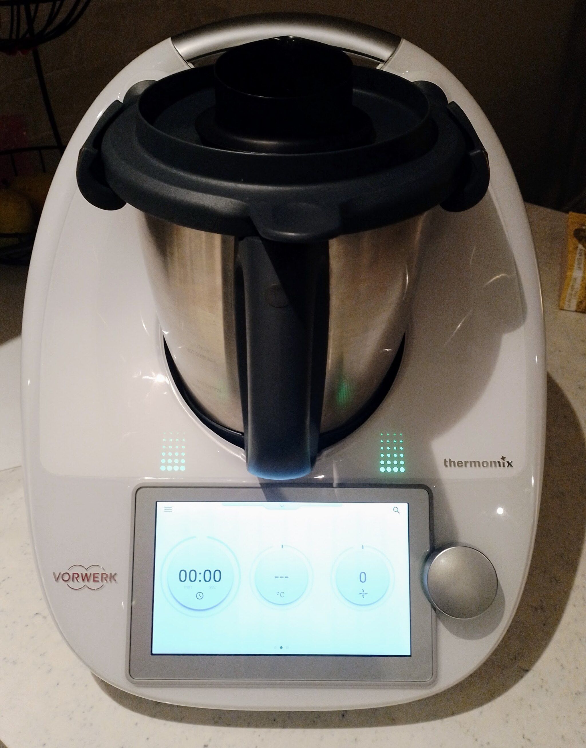 2048px-Thermomix_TM6_Vorwerk.jpg