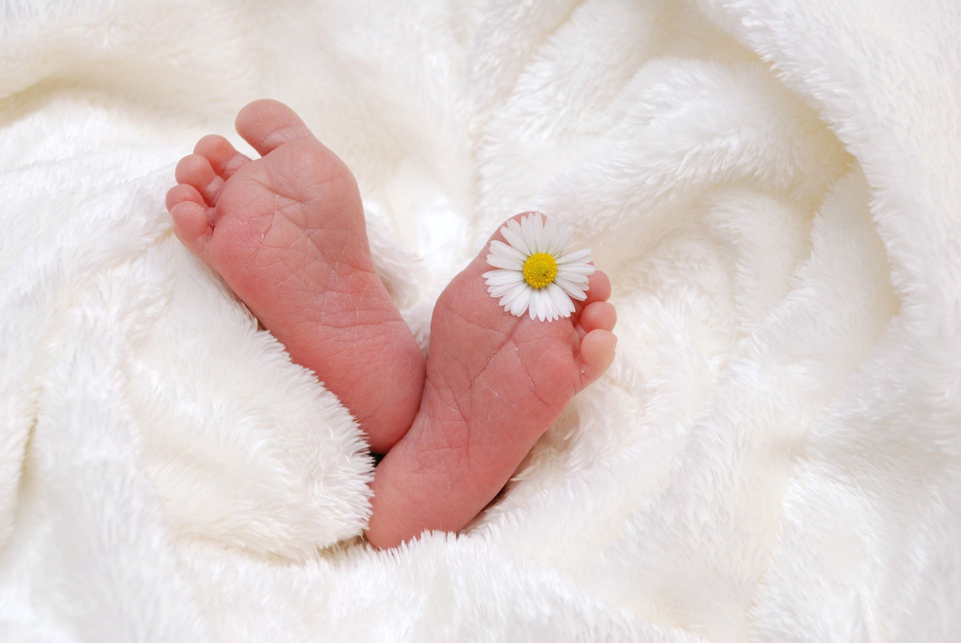 Trądzik niemowlęcy - co to jest? Przyczyny, objawy, leczenie