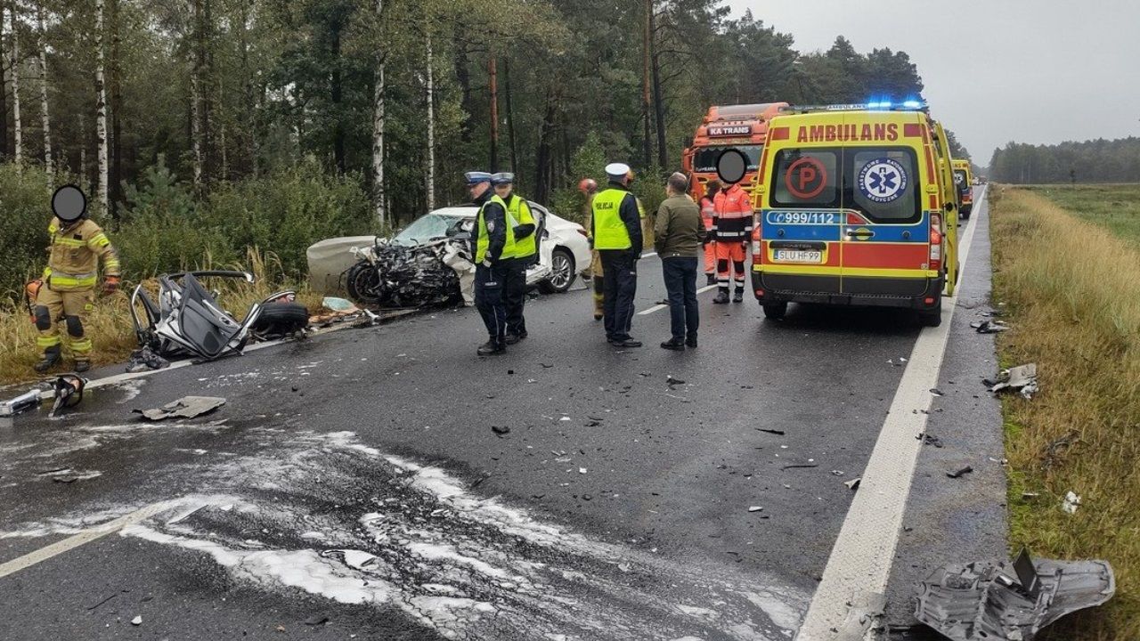 Tragedia w piątek 13, nie żyje dwóch kierowców. Z samochodów zostały strzępy