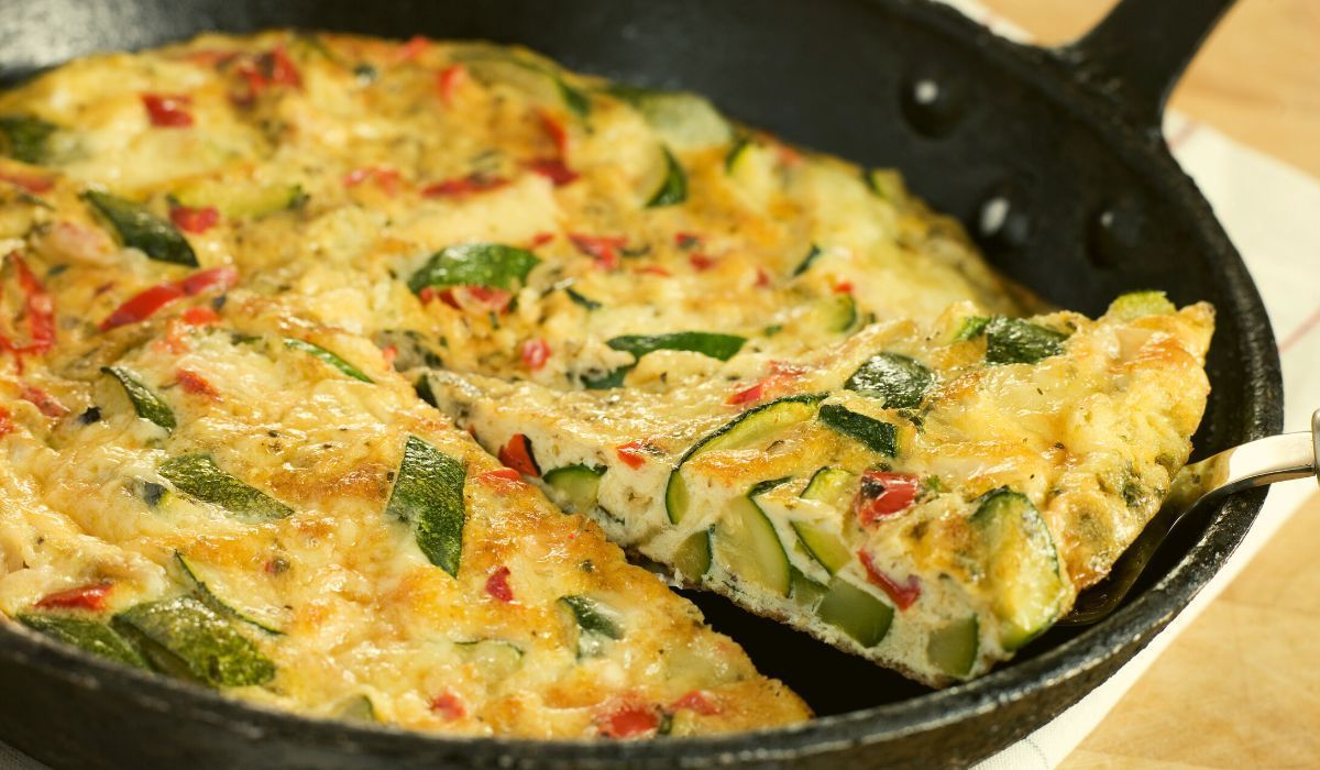 Puszysty i sycący omlet z cukinią