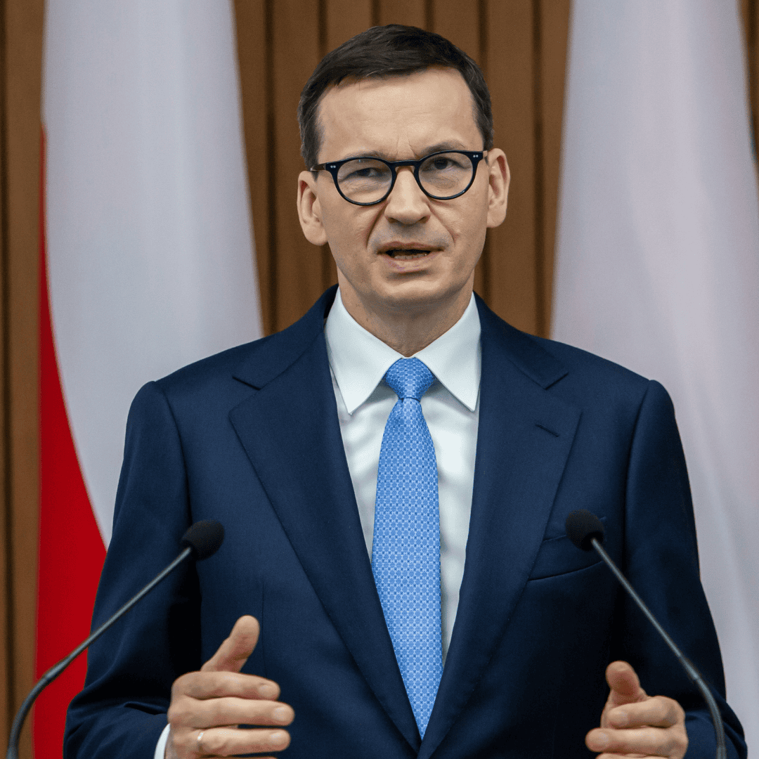 Nieoficjalnie: europosłowie PiS nie podpisali "lojalki". "Będzie zaskoczenie"