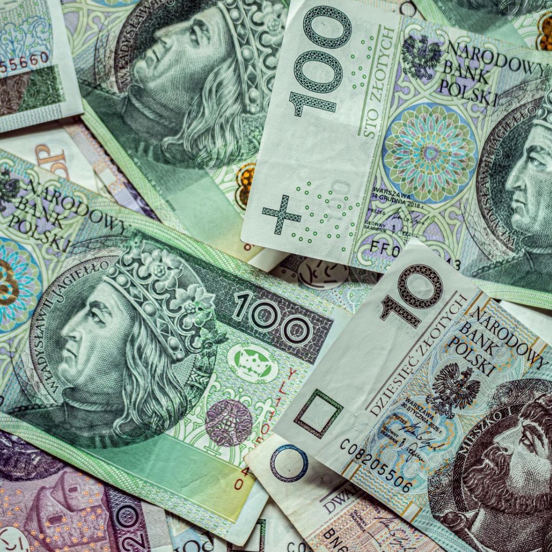 Do 2000 złotych dla rodziców. Niektórym cofną przelewy