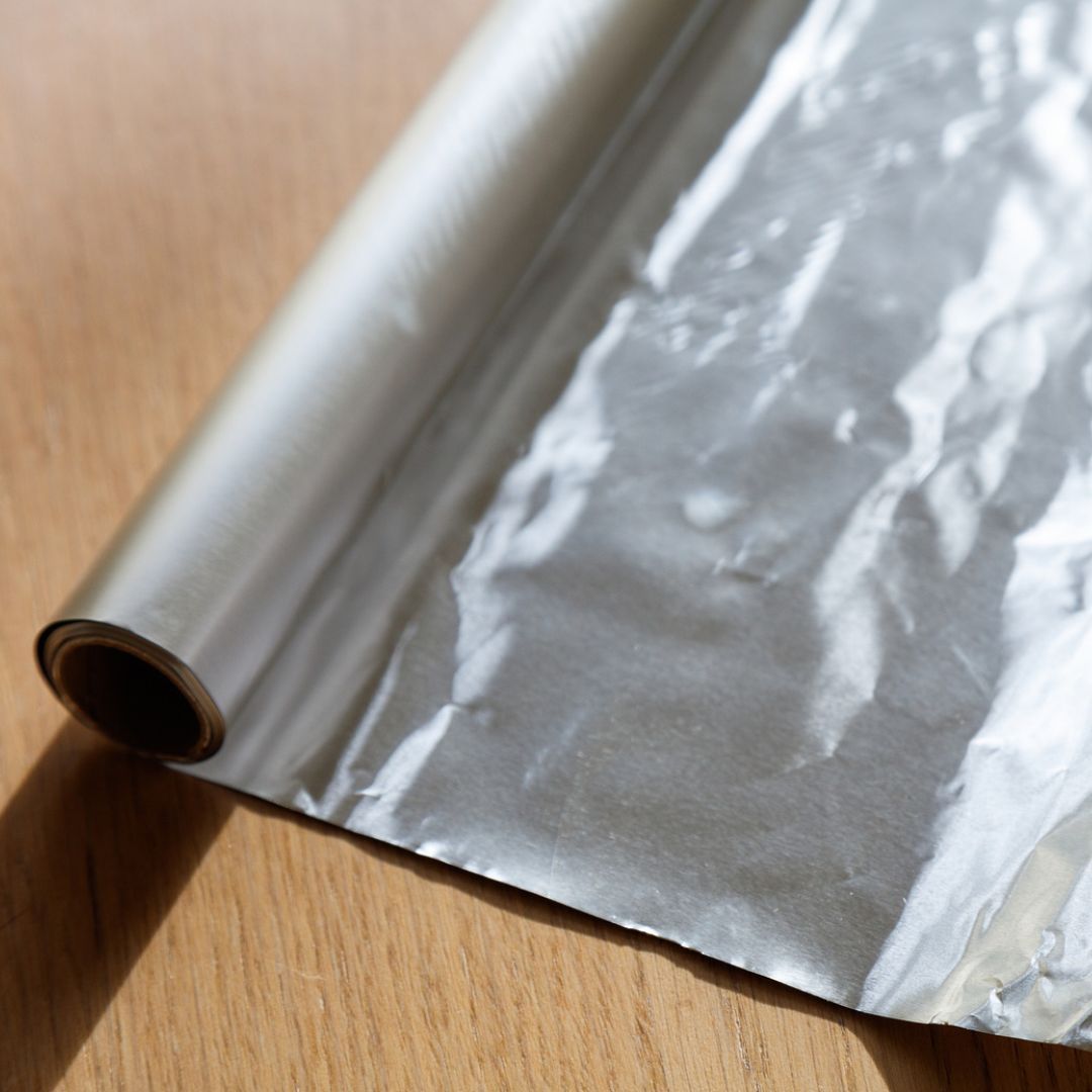 Włóż folię aluminiową do butów i zobacz, co się stanie. Ten trik wywodzi się ze Skandynawii
