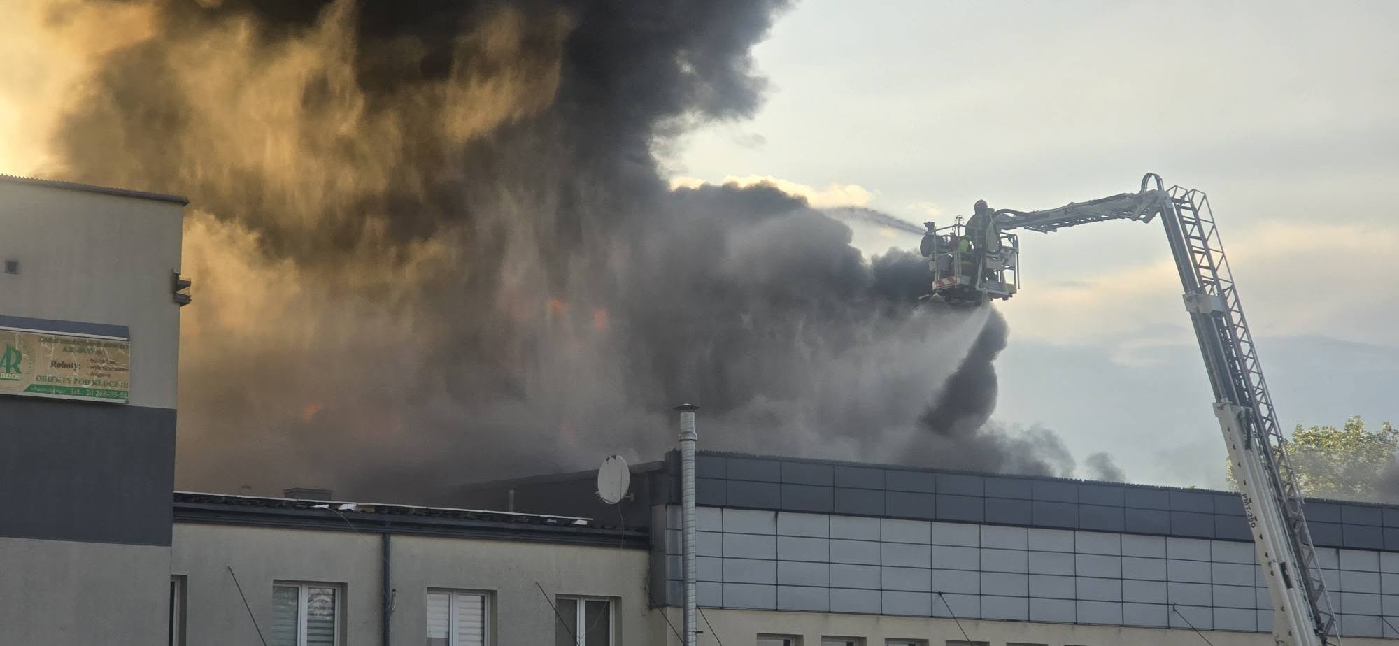 Ogromny pożar w Płocku. Władze wydały komunikat do mieszkańców miasta