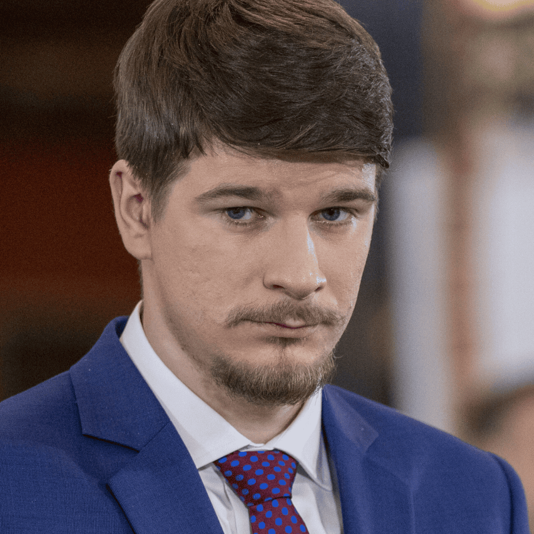 Daniel Nawrocki zabrał ukochaną na obiad. Takie auto ma syn prezydenta
