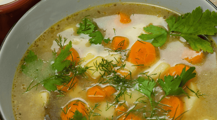 Przepis na wegetariańską zupę ogórkową