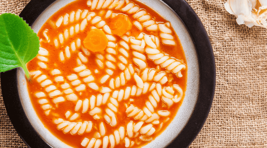 Prosta zupa pomidorowa – wystarczy chwila i gotowe