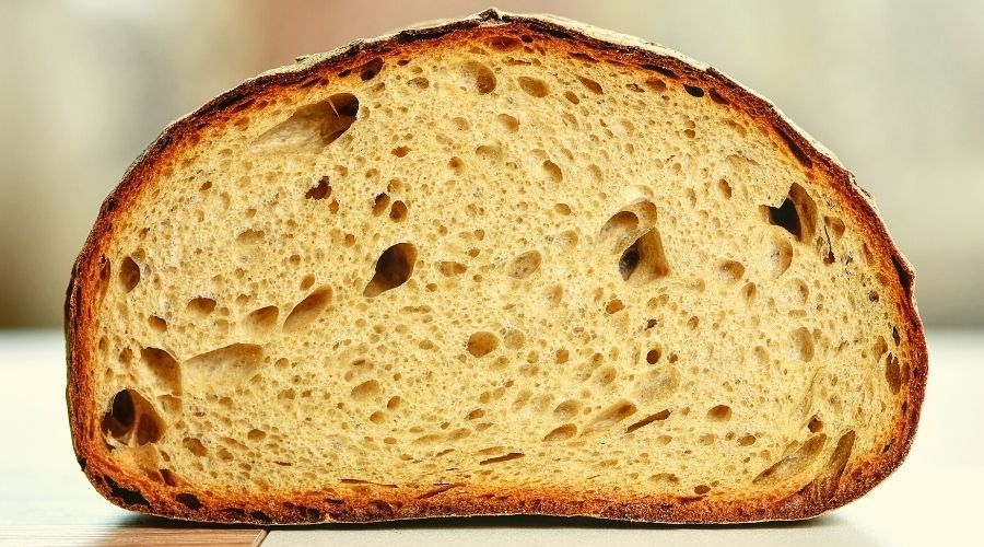 Co oznaczają duże dziury w chlebie?