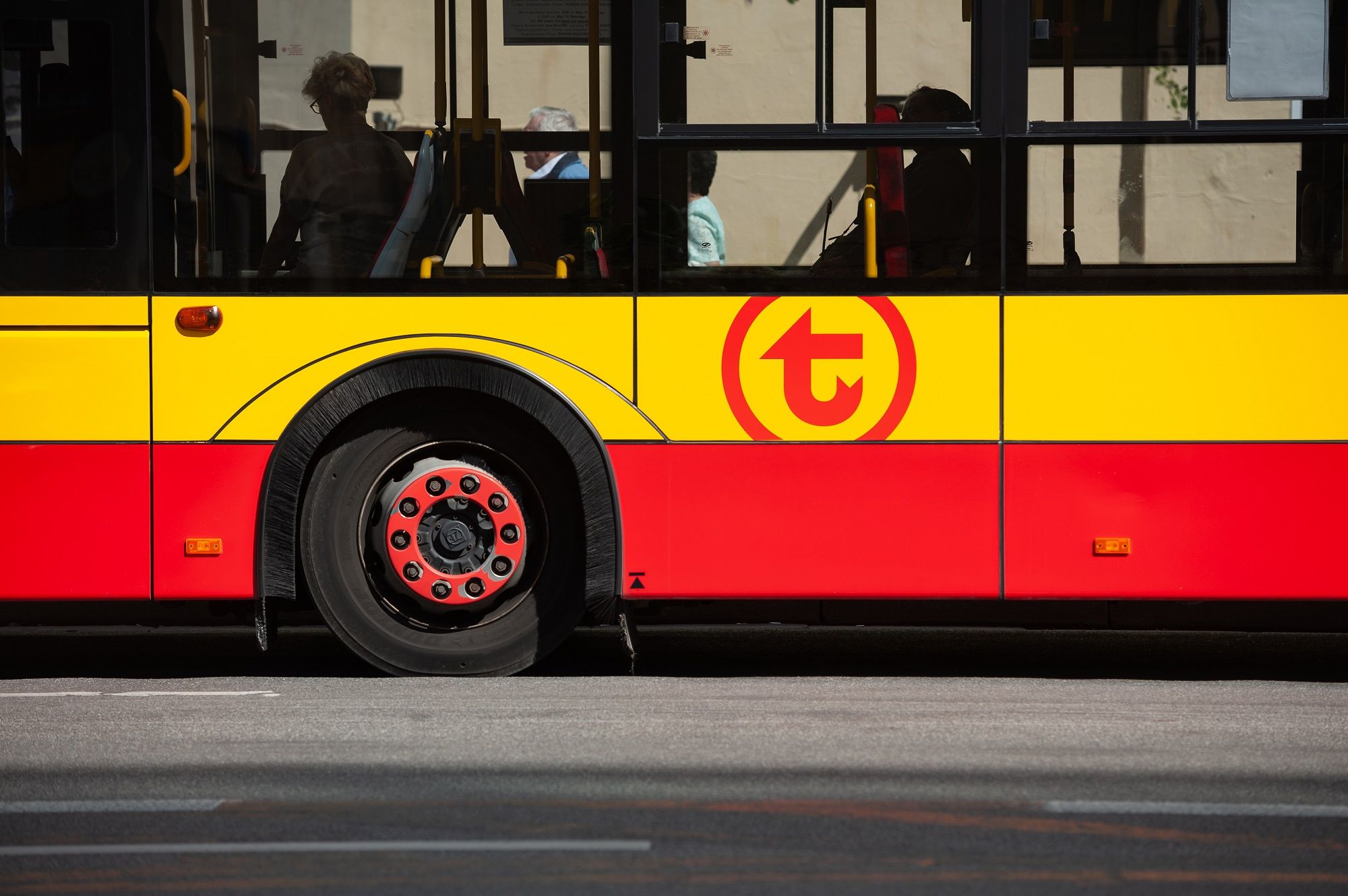 Kierowca autobusu poruszał się po ulicach Warszawy pod wpływem alkoholu