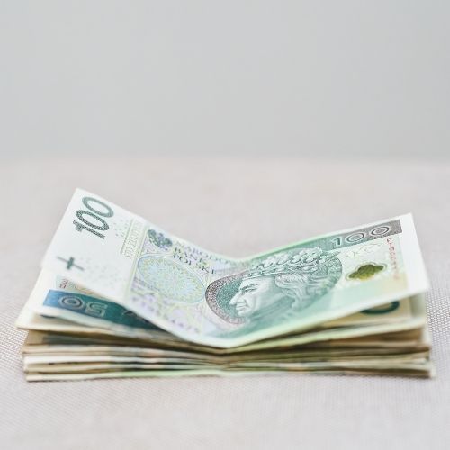 ARiMR zalany wnioskami o dopłaty do nawozów i paliwa. Kiedy ruszą wypłaty?