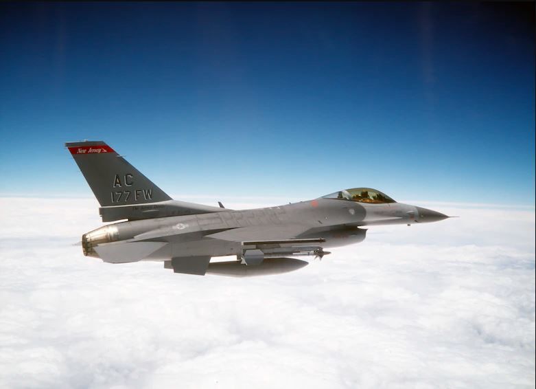 F-16 podczas lotu