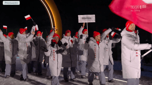 Polacy wyruszyli w uroczystym przemarszu podczas otwarcia ZIO. Jeden szczegół przykuwał uwagę