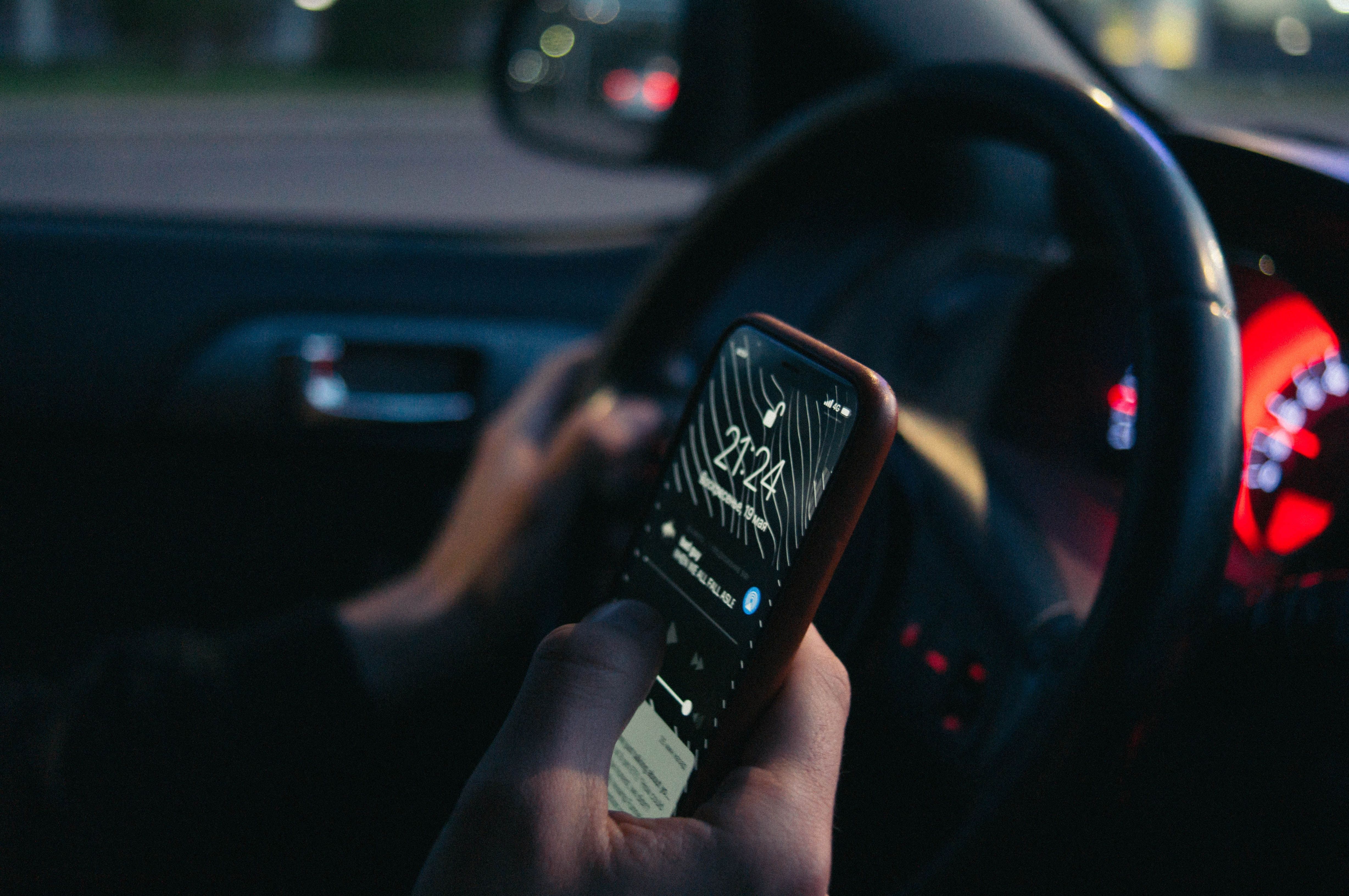 Panek wysyła SMSdo kierowców łamiących przepisy