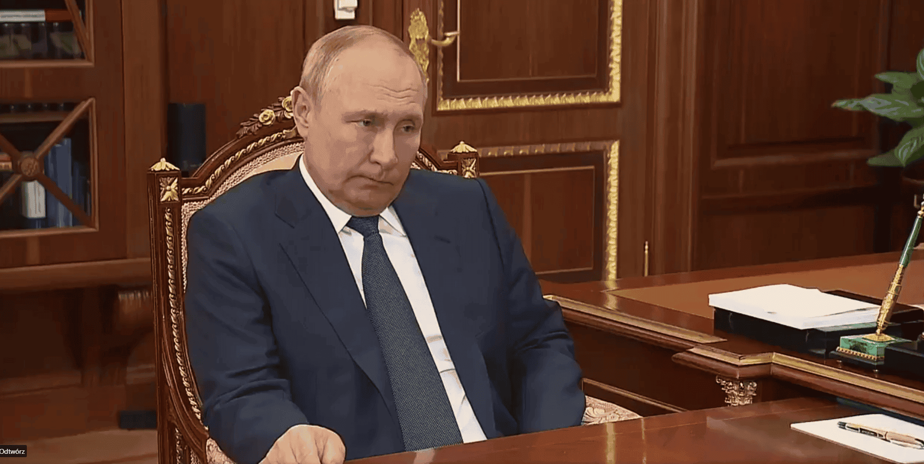 Podczas spotkania z Wiktorem Zołotowem prezydent Rosji nie wydawał się być zadowolony. 