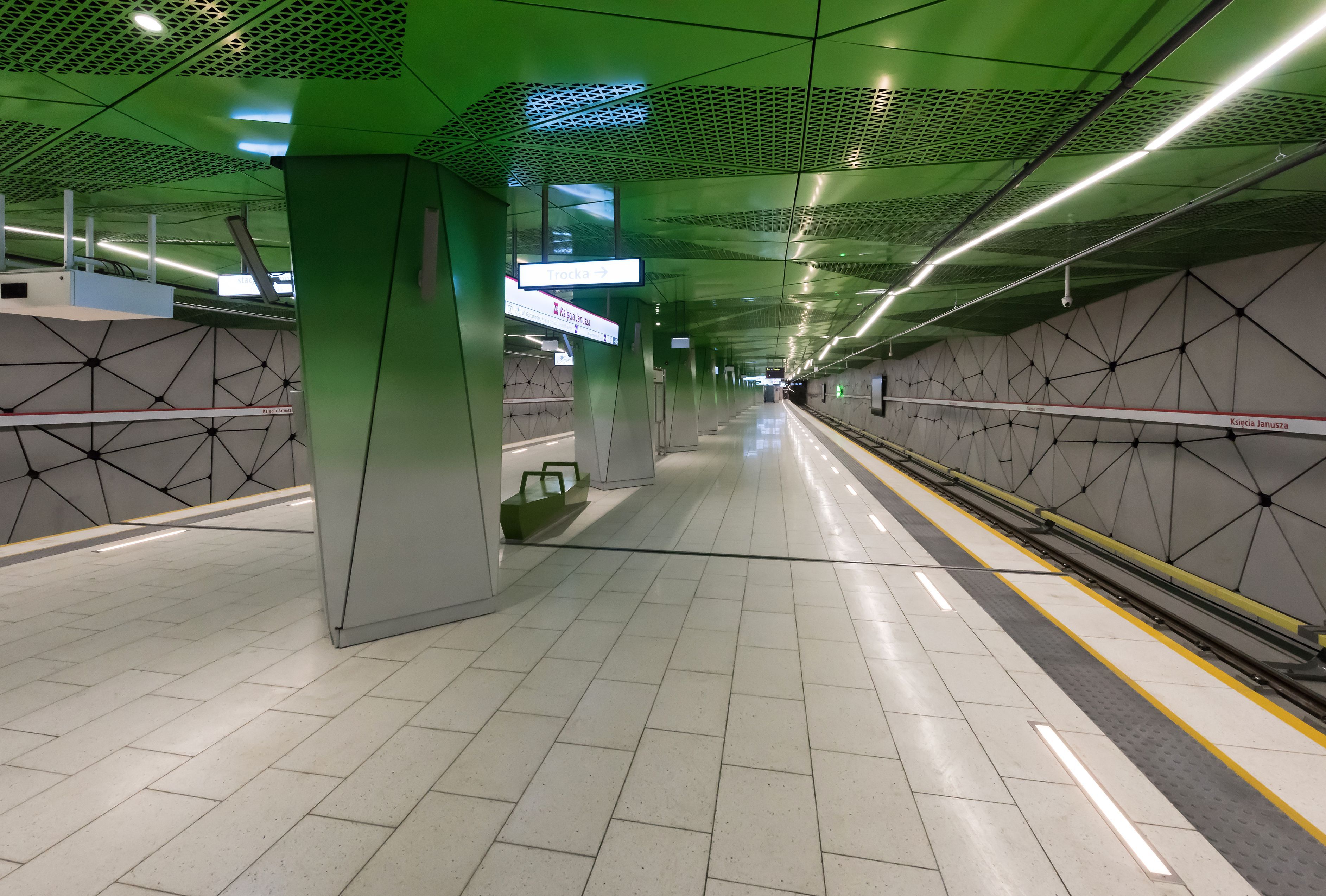 Stacja metra Księcia Janusza 2020a