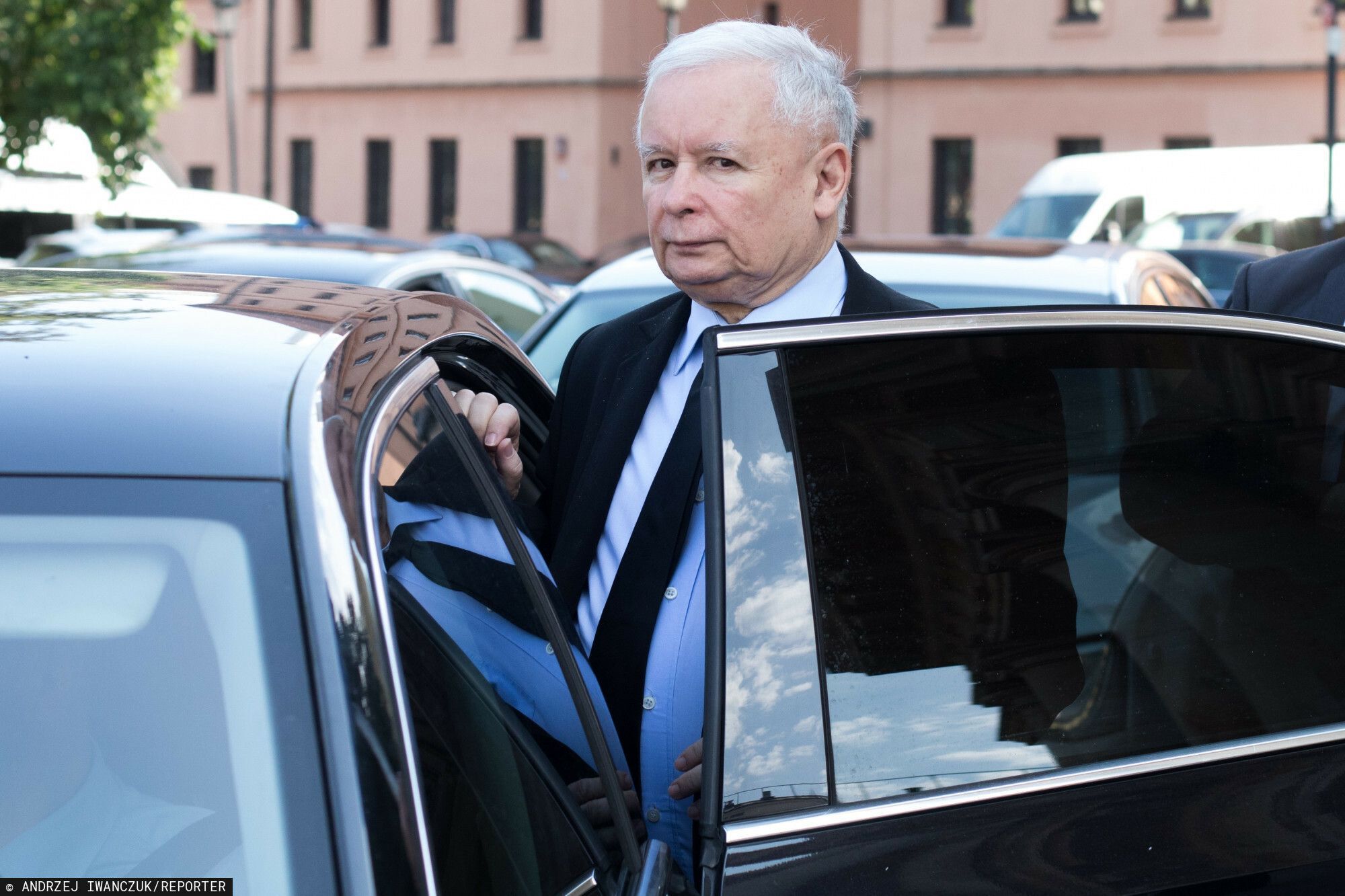 Limuzyna Kaczyńskiego od miesięcy łamie przepisy