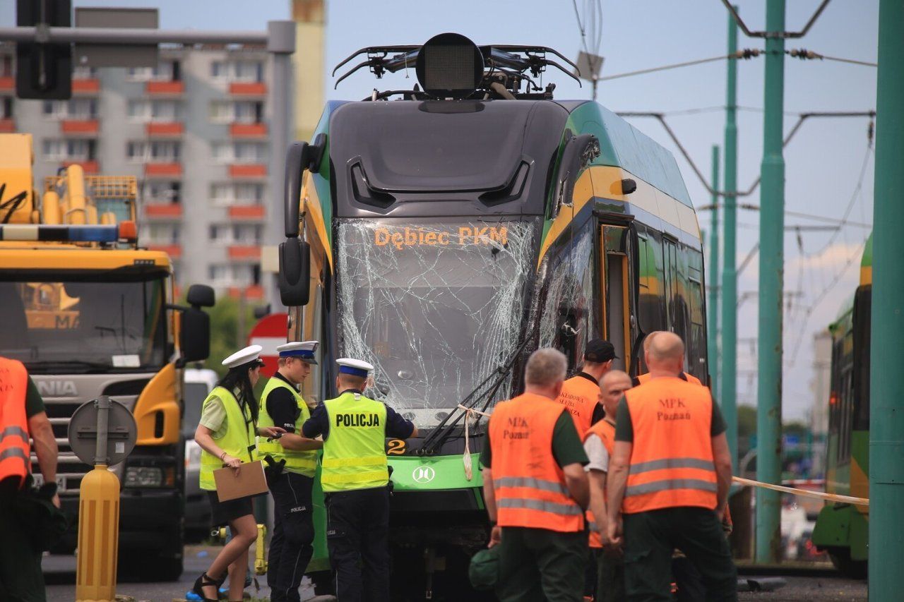 Na miejscu pracowało 12 zastępów strażaków