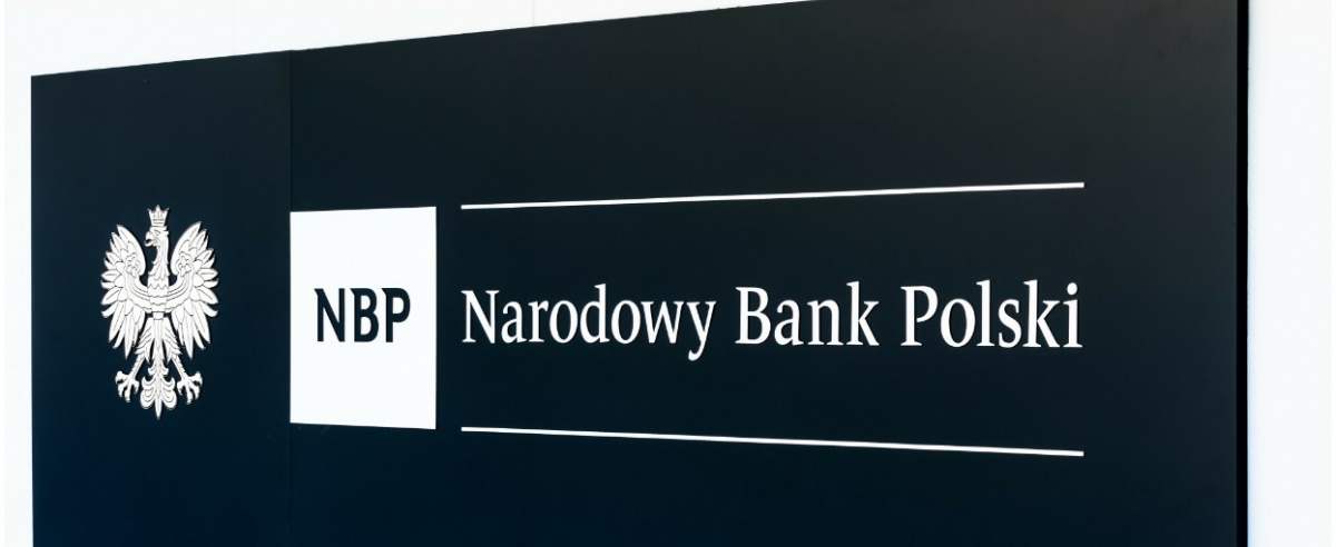 fot: Arkadiusz Ziolek/ East News. 10.05.2020. n/z Napis na siedzibie glownej NBP Narodowy Bank Polski.