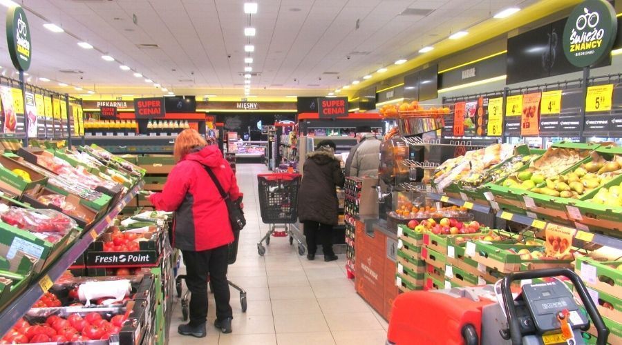 Zaskakujące porównanie paragonów z Biedronki