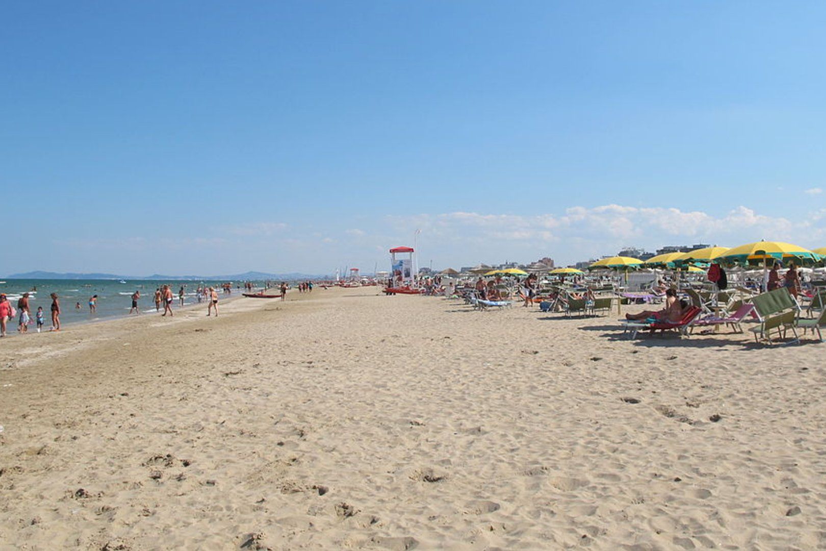 Włochy - Rimini wprowadza przepisy na plażach