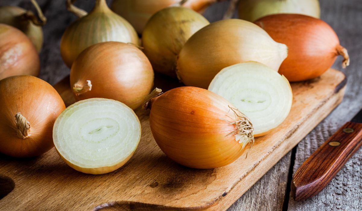 Jak złagodzić smak cebuli? 3 proste i niezawodne sposoby 