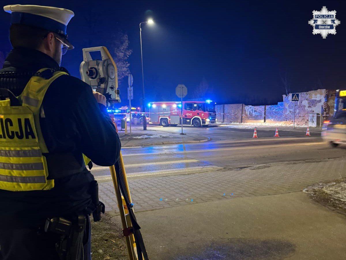 Mieszkańcy są w szoku. Tragiczny wypadek na przejściu dla pieszych. Jest ruch policji