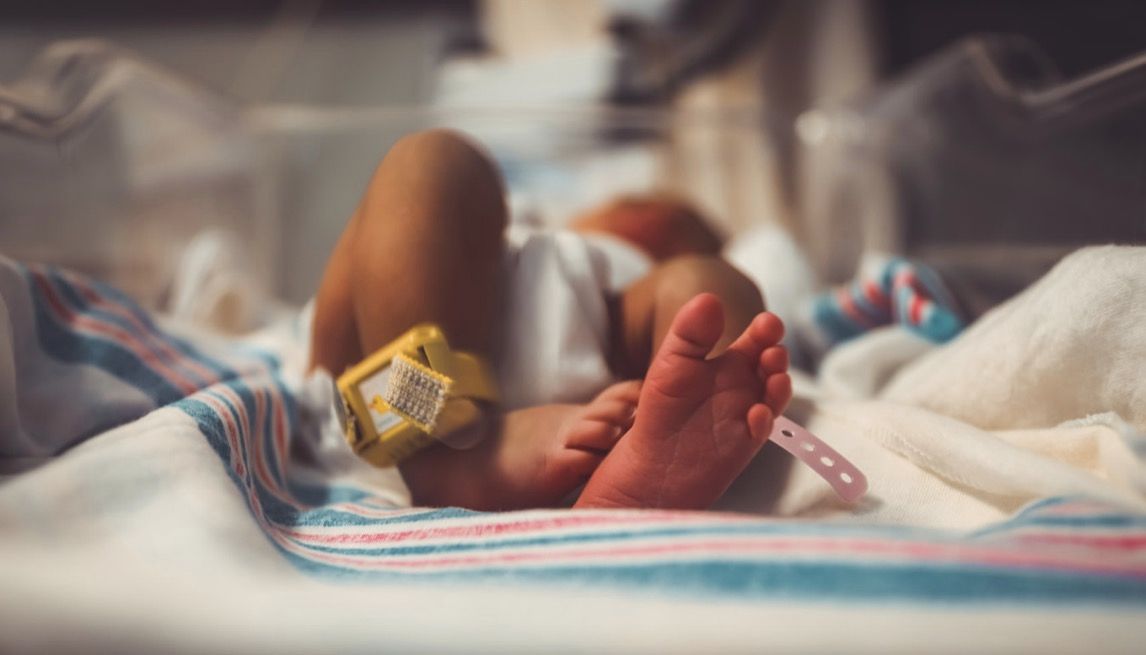W czasie porodu w szpitalu w Kaliszu zmarła kobieta