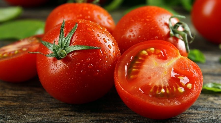 Czym doprawiać pomidory?