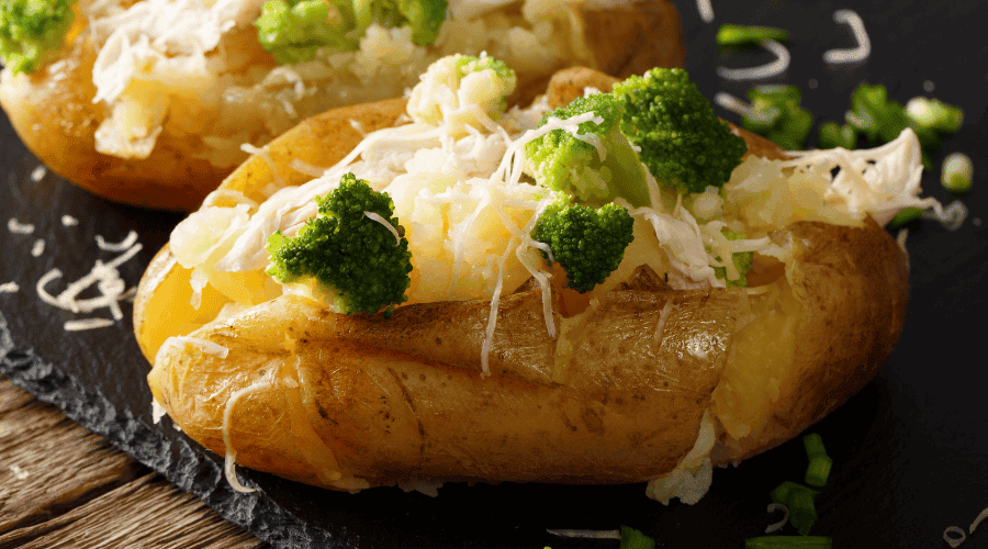 Ziemniaki pieczone z brokułami - smakowity dodatek do obiadu 