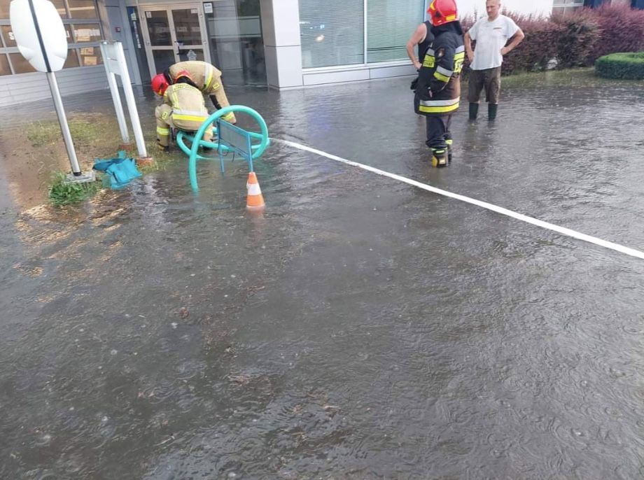 Podtopienia po przejściu burzy w Tarnowie