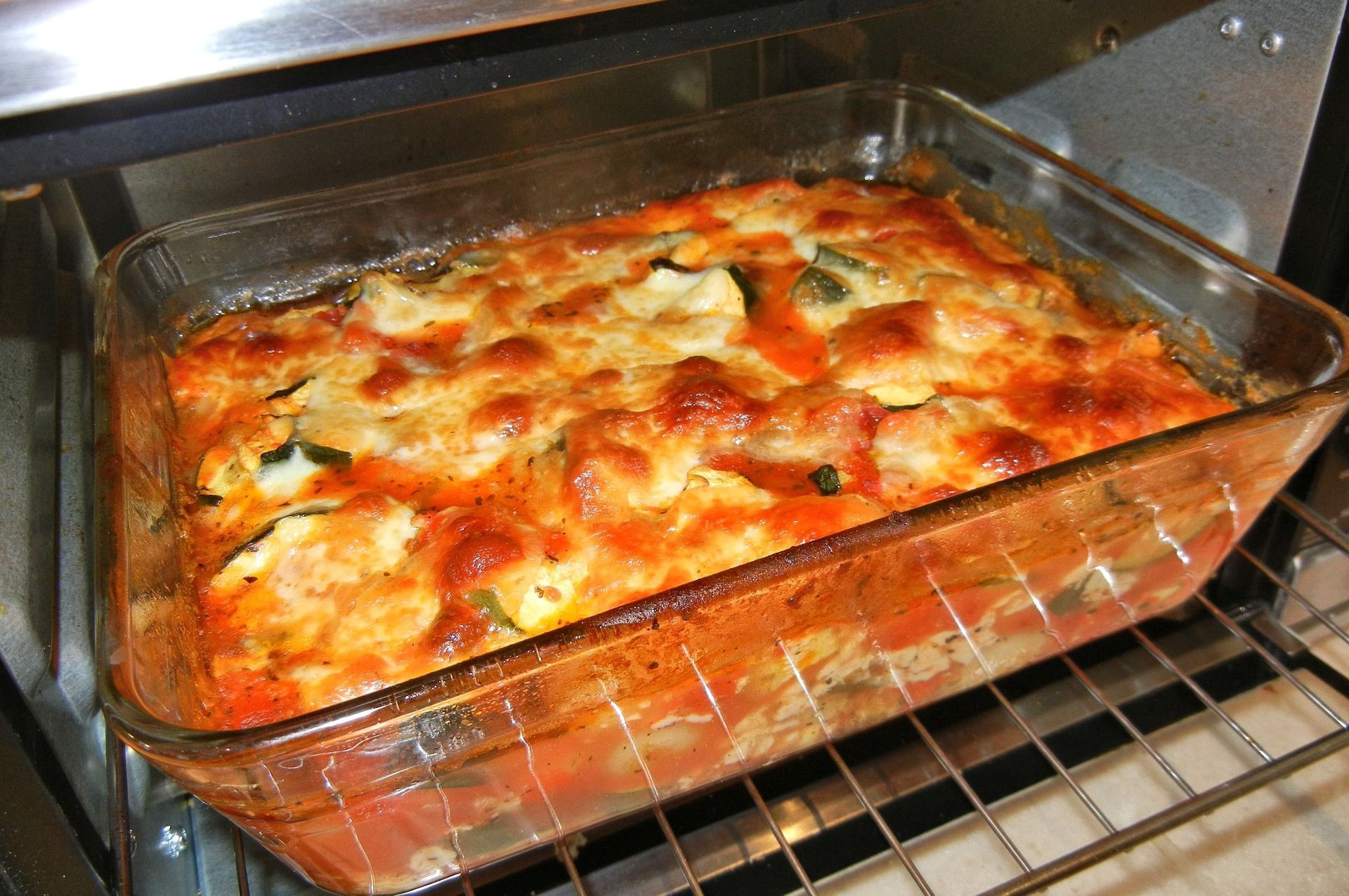 Gnocchi zapiekane z warzywami i mozzarellą: zapiekanka z kopytek