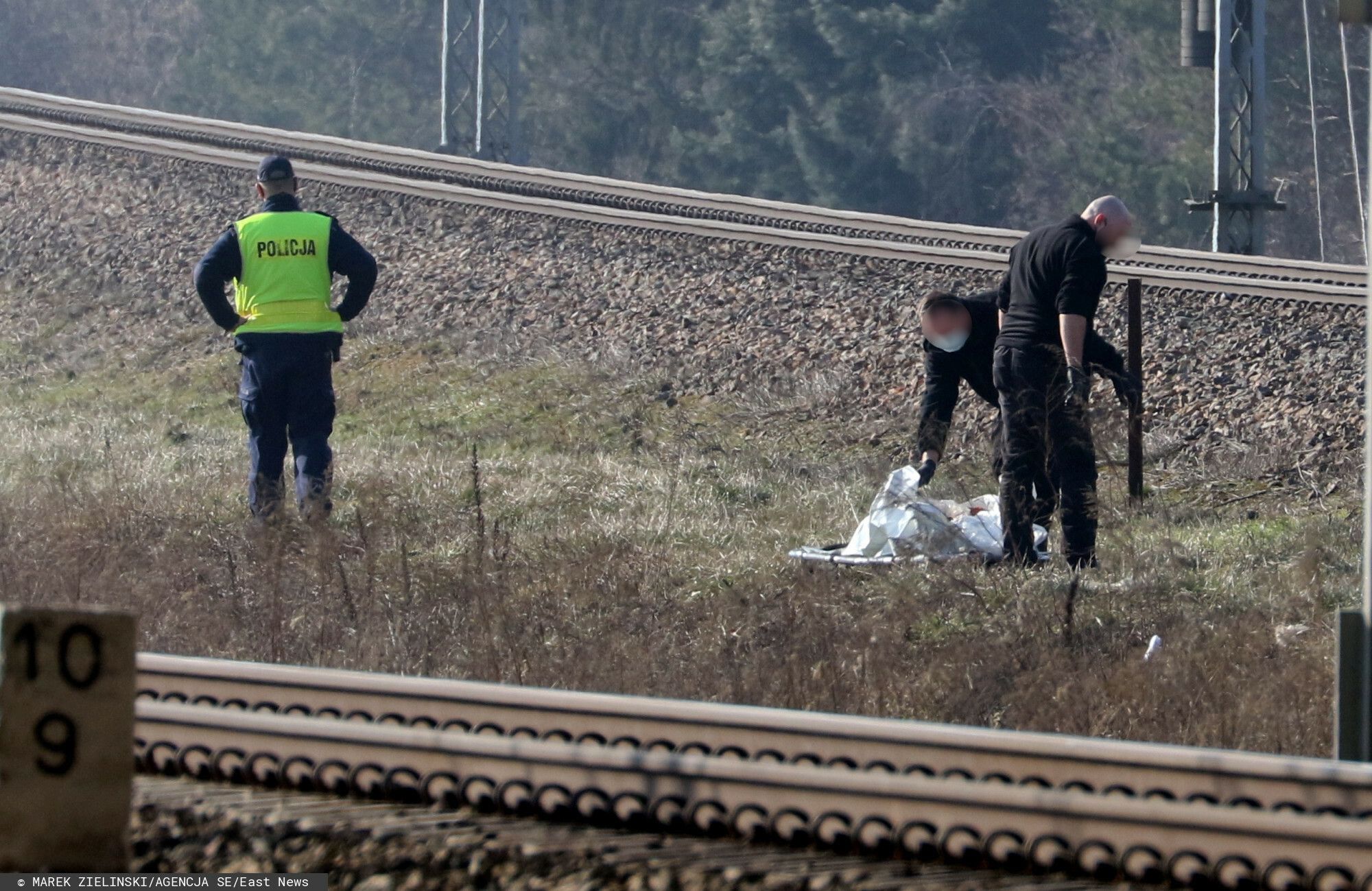 17-latka potrącona przez pociąg w Mikołowie. Weszła prosto przed skład