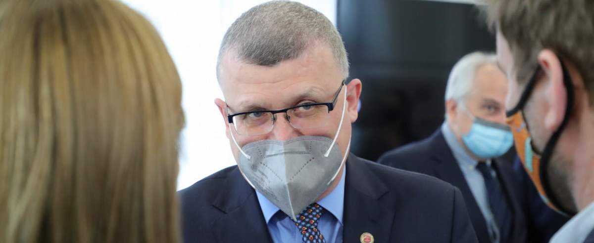 Dr Paweł Grzesiowski wyłapał błędy w rządowym spocie promującym szczepienia.