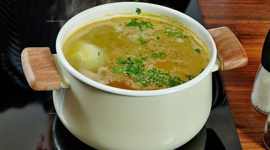 gotująca się zupa