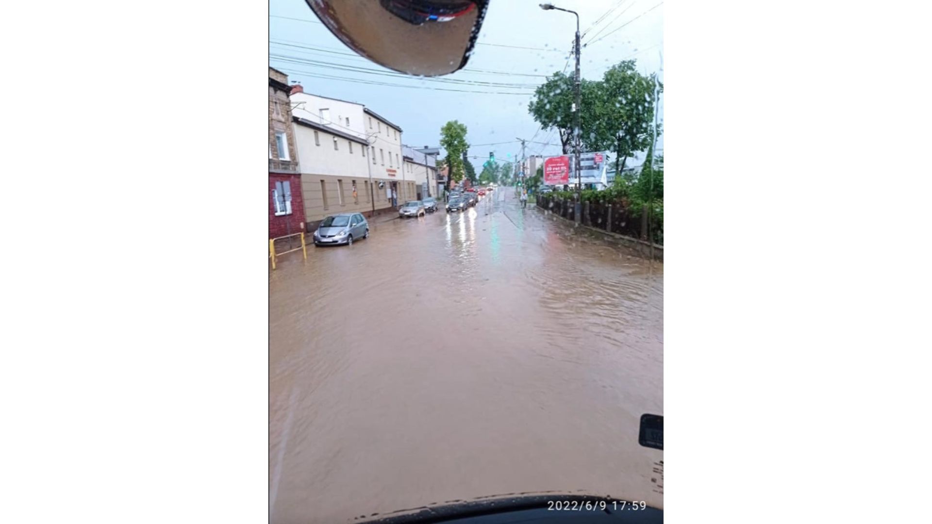 Burze: podtopienia po przejściu nawałnicy