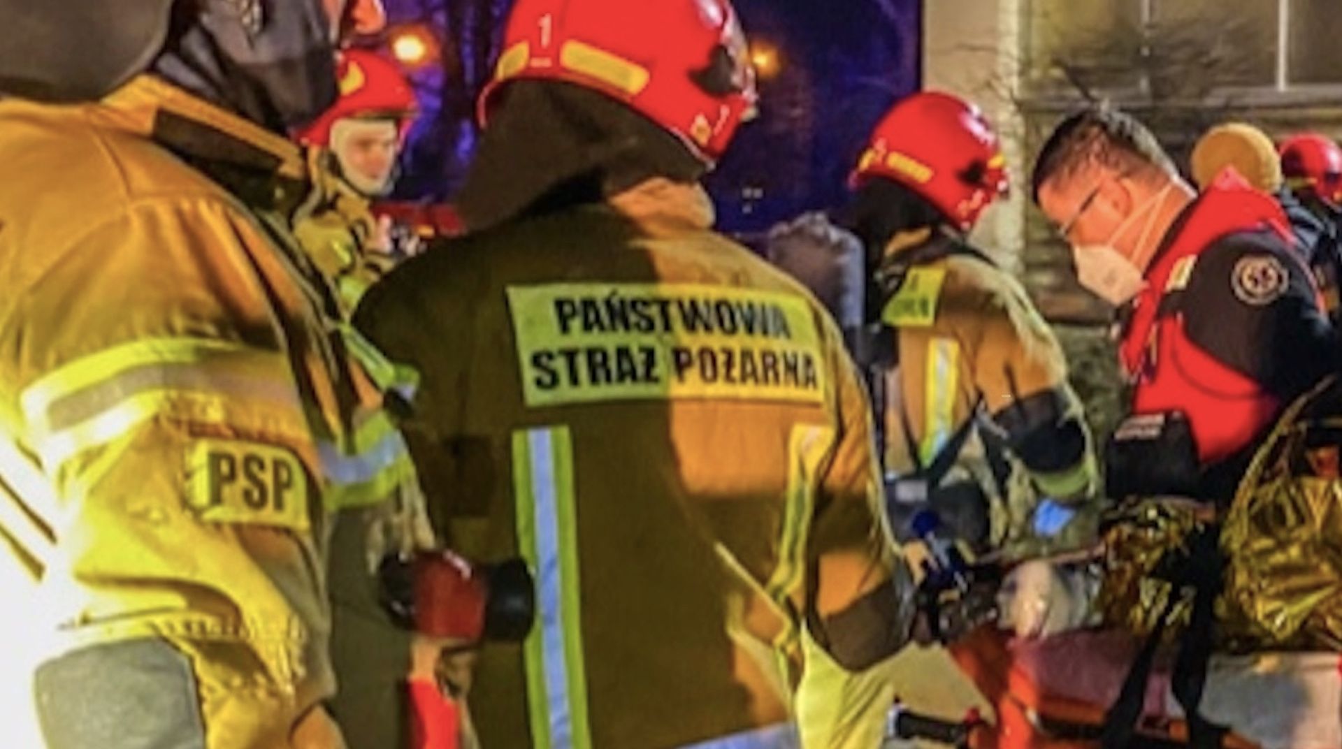 Gostyń: strażacy znaleźli w ognisku zwęglone zwłoki