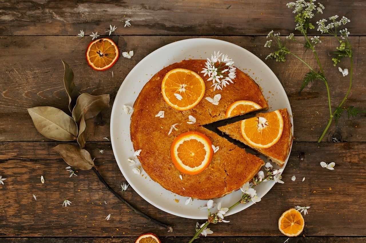 Tort pomarańczowy - orzeźwiający deser na letnie przyjęcia