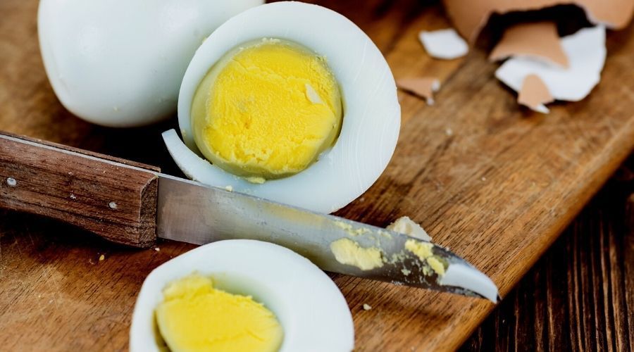 Jajka z szarą otoczką na żółtku