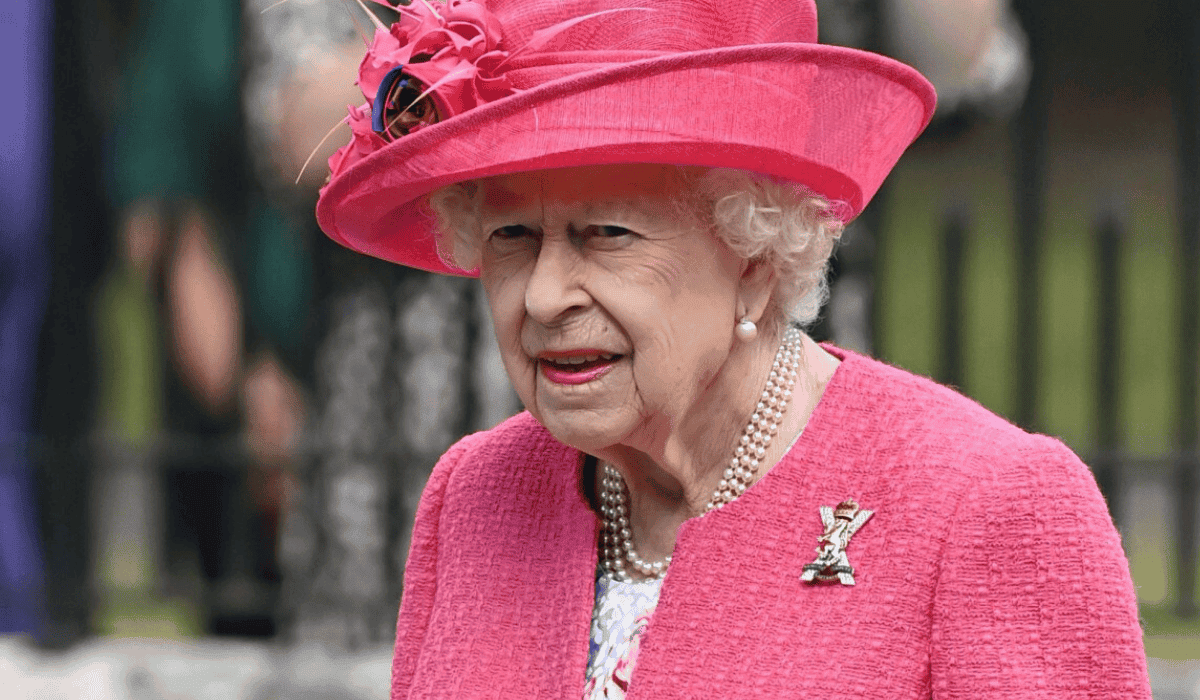 Królowa Elżbieta II EA