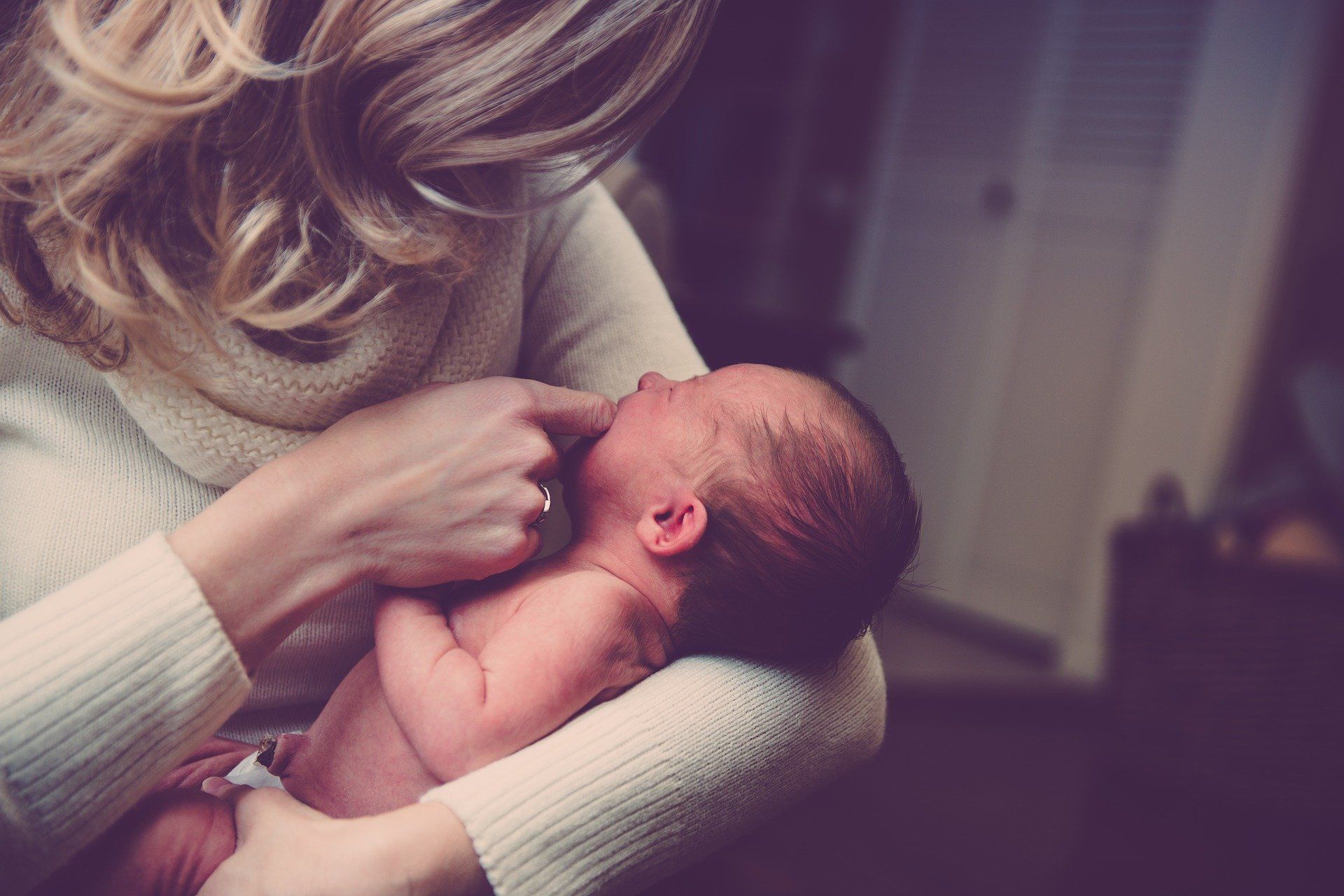 Nietolerancja laktozy u niemowląt – przyczyny, objawy, sposoby leczenia