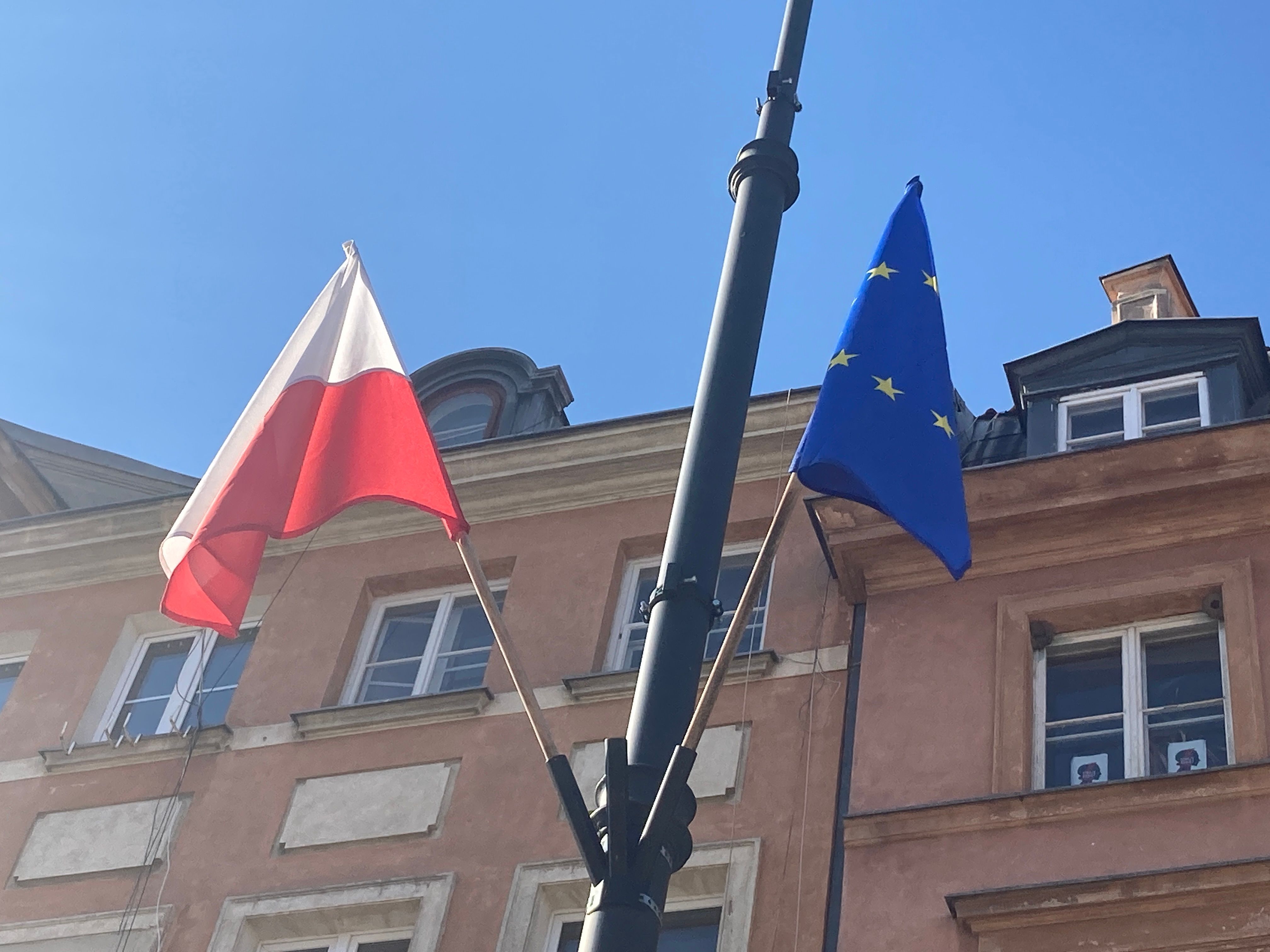 Unia może wstrzymać środki dla Polski