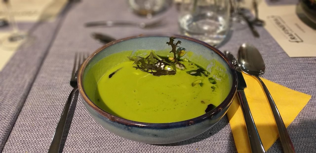 Zupa bobowa - wegetariański pomysł na pożywny krem