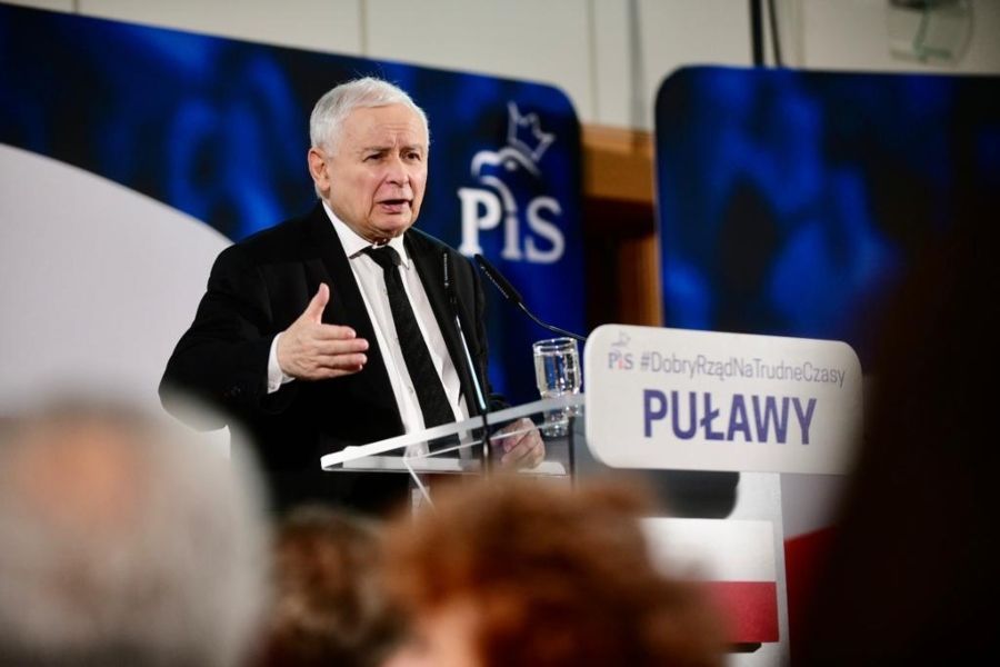 Kaczyński wystraszył się szantażu Kukiza. Prezes PiS zamierza ugiąć się pod naciskiem sojusznika