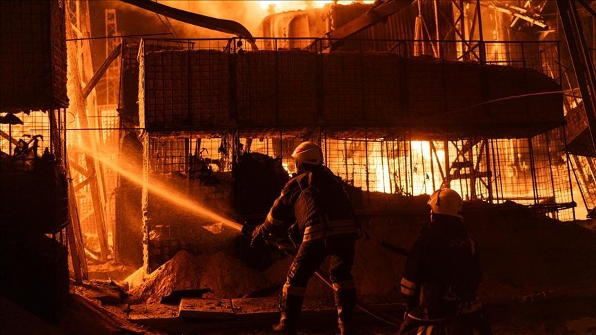 Świadek pożaru w Szwajcarii opowiada o dramatycznej akcji ratunkowej. Wyciągał dzieci gołymi rękami