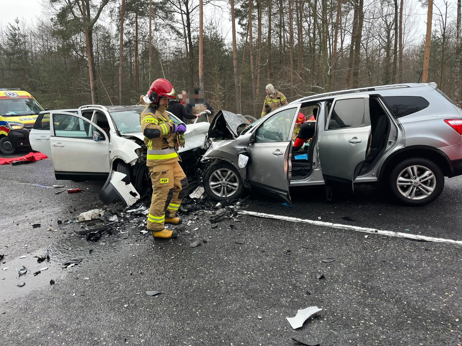 Tragedia na polskiej trasie. Nie żyją 3 osoby, droga całkowicie zablokowana