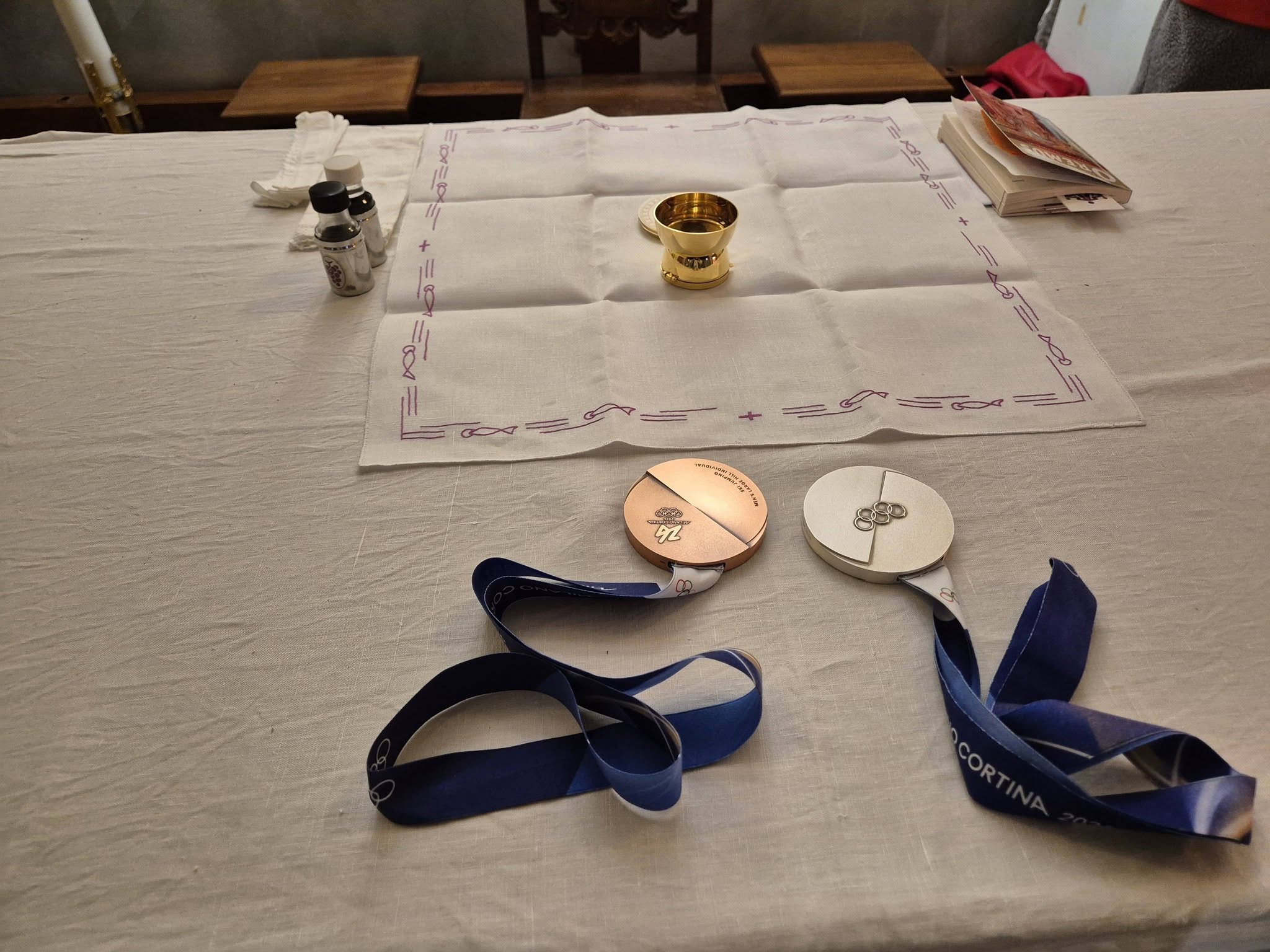 Wiadomo, co Kacper Tomasiak zrobił przed konkursem duetów. Ksiądz zamieścił wyjątowe zdjęcie